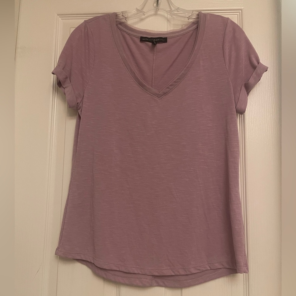 White House Black Market V Neck Tee, Size Small